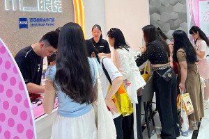 肖战粉丝打卡日5月11日深圳之眼店再燃激情
