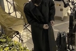柯淳片场扔烟头事件：知错能改获赞