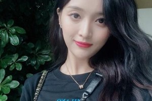 吴宣仪雨季美照曝光 黑眼圈引粉丝心疼