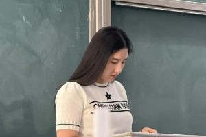 淮南师大老师苑萌萌撞脸刘亦菲走红，本人回应淡然